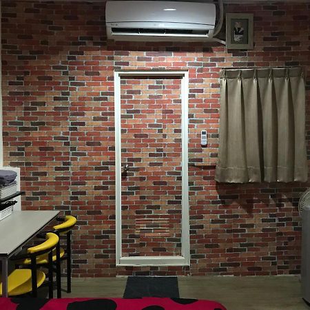 Mickey House-Fuxing Apartment Taichung Luaran gambar