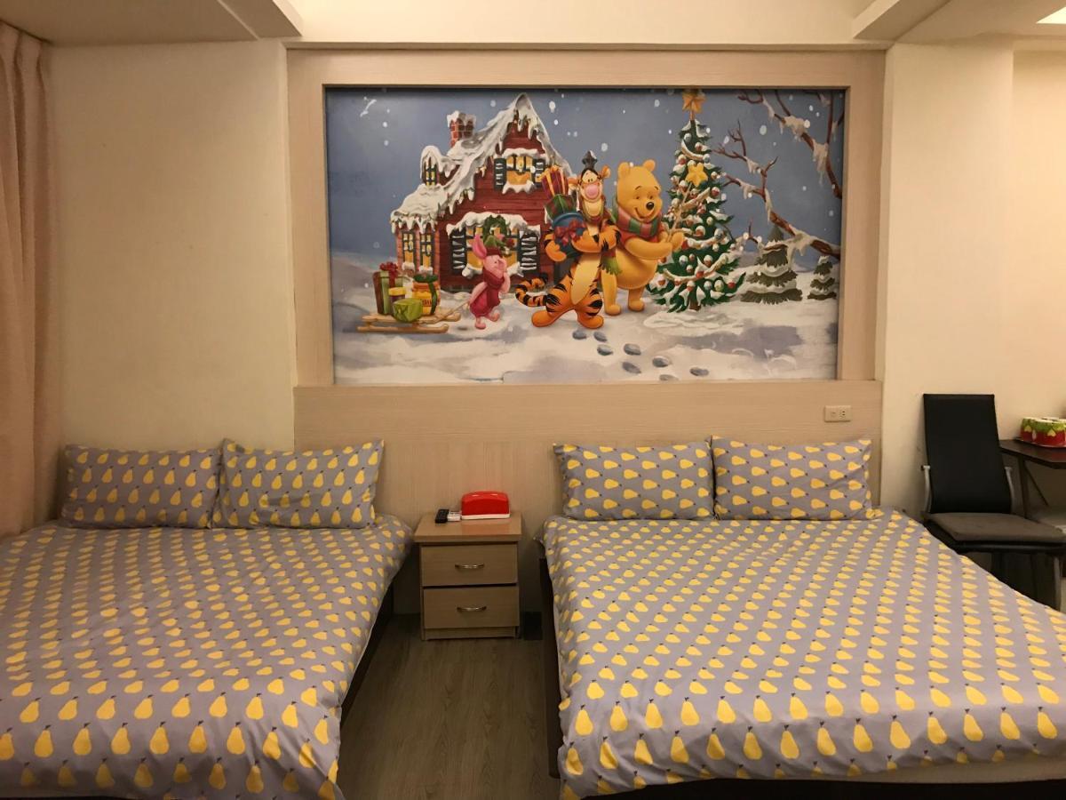 Mickey House-Fuxing Apartment Taichung Luaran gambar