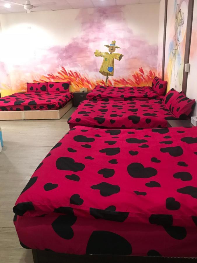 Mickey House-Fuxing Apartment Taichung Luaran gambar