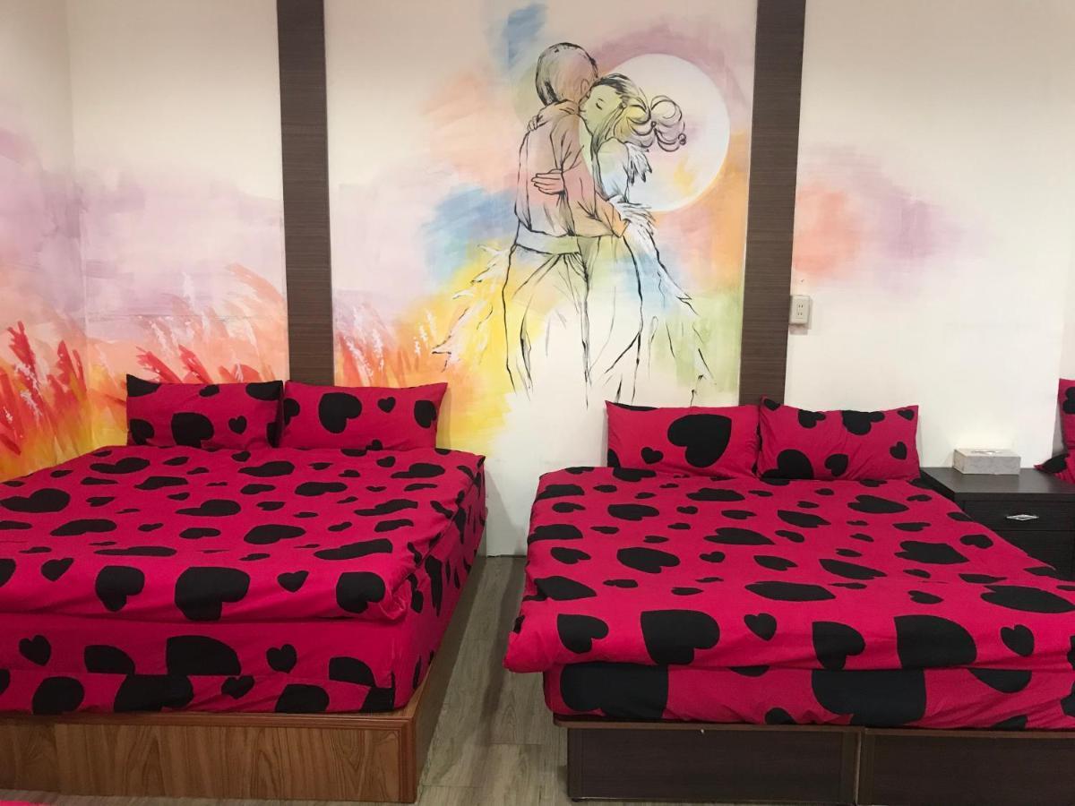 Mickey House-Fuxing Apartment Taichung Luaran gambar